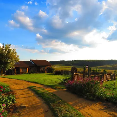 Rocks & Roses Farm Stay Lochiel Exterior photo